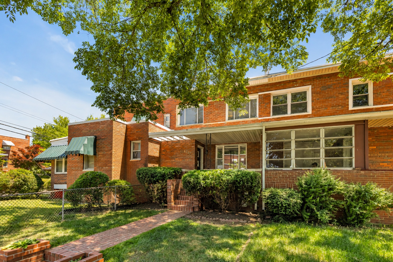4727 8th Street NE_Exterior
